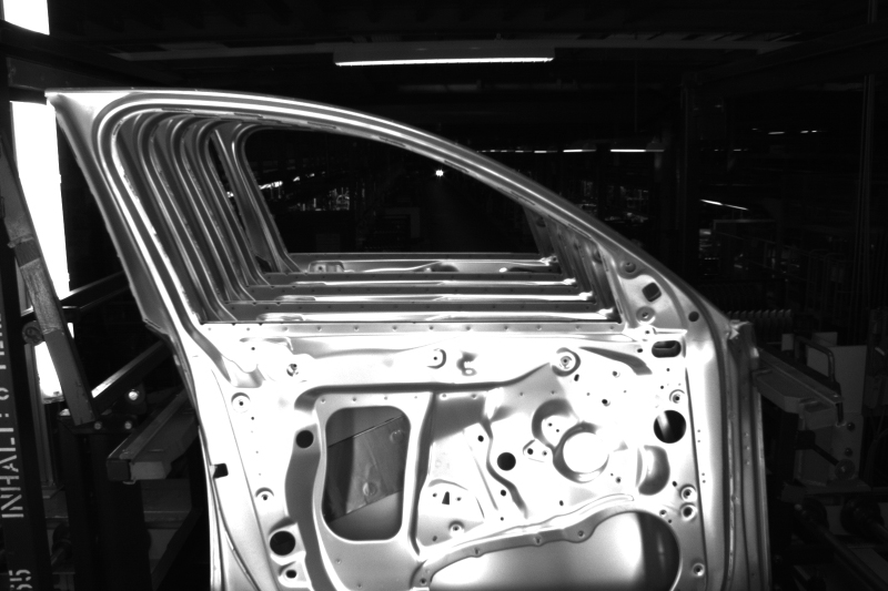 Applikationsbild der Positions- und Türerkennung von Fahrzeugtüren in der Automobil-Produktion