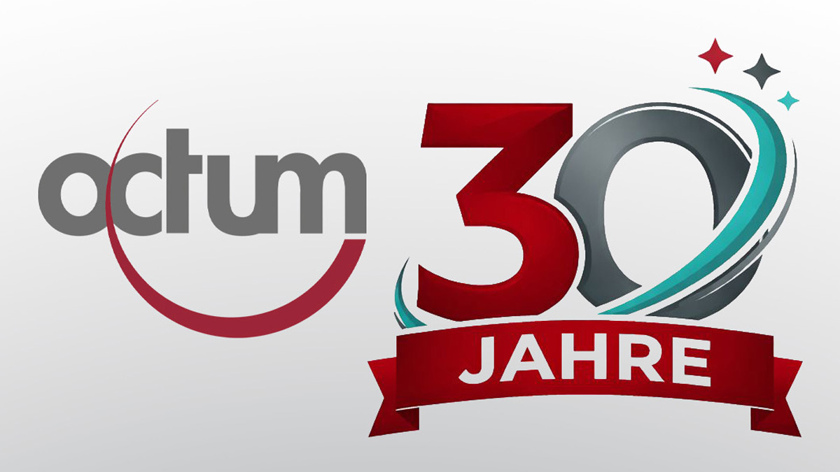 Bild mit OCTUM Logo und 30 Jahre Jubiläumslogo